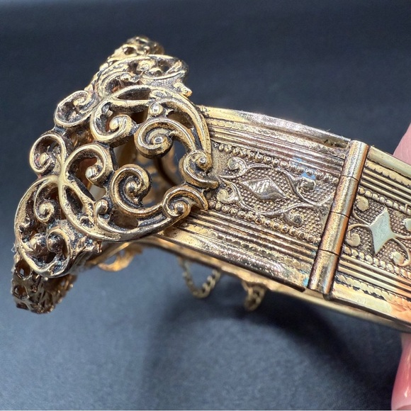 Vintage Rare 1970s Handpainted Porcelain Floral Cuff Bracelet with Safety - Picture 10 of 17